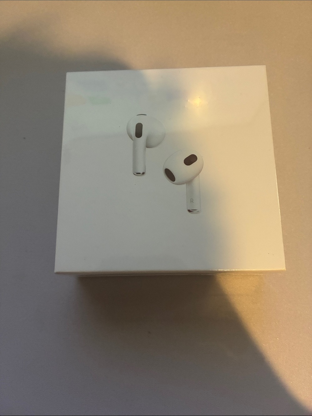 Apple Wireless Earbuds Headset in White